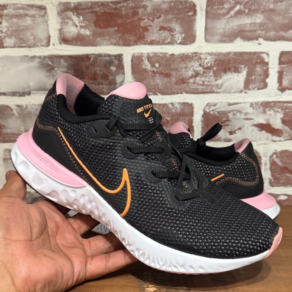 Nike Renew Run Sneakers Women's Sz 10 Black‎ Pink Athletic Running Shoes Comfort